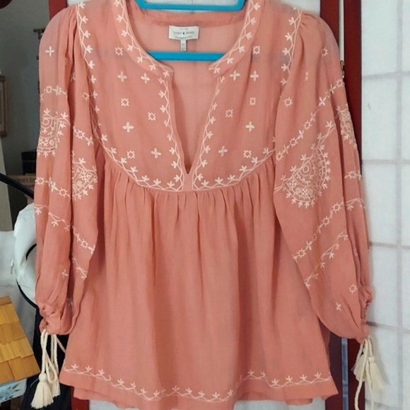 Lucky Brand Tops - Lucky Brand Boho Embroidered Peasant Rose tunic  top Sz XS